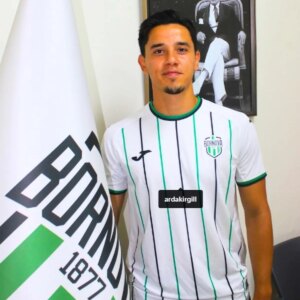 bornova 1877den ilk transfere arda kirgil Y6vfNHwE