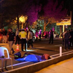 dugunden cikti araba carpti cenaze yerdeyken eglence devam etti ORJHNcSt