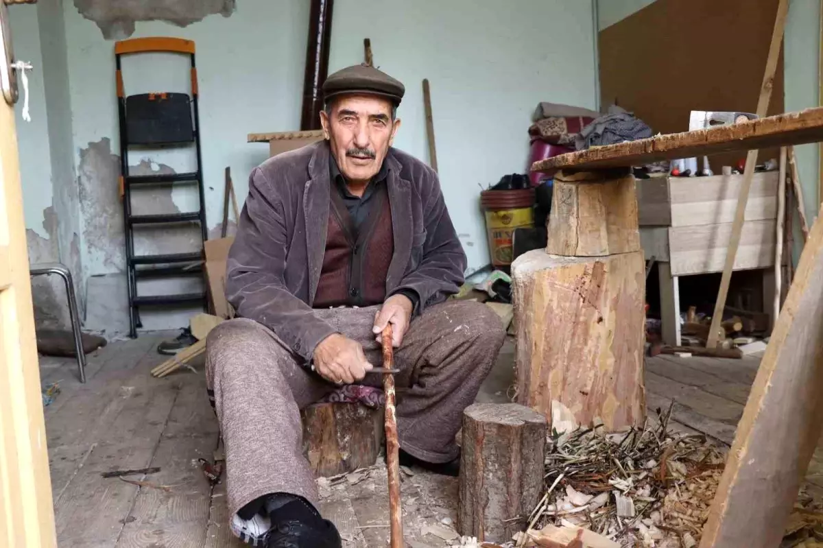 79 yasindaki adamin tahta ile hayat mucadelesi 3cErOvzP.jpg