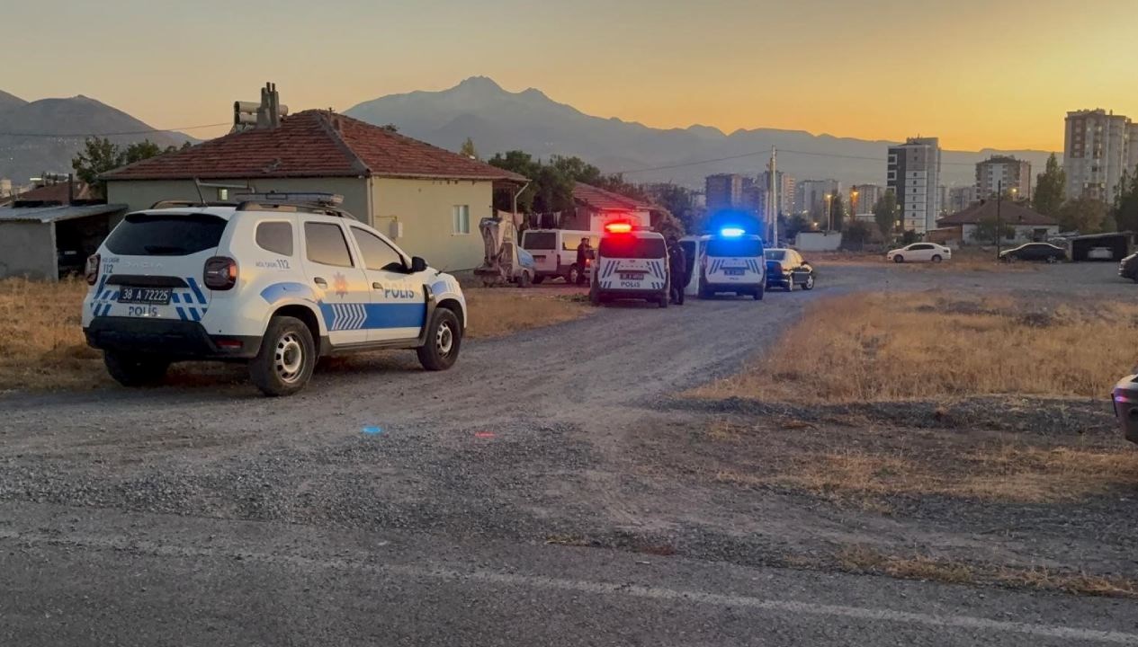 kar maskeli saldirganlar baba ve oglunu vurdu dwhZZOtx