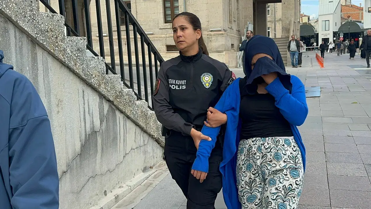 kuyumcuyu dolandirmaya calisirken gozaltina alindi 2 cocugum var onlar icin yaptim 6gXKH95N.jpg