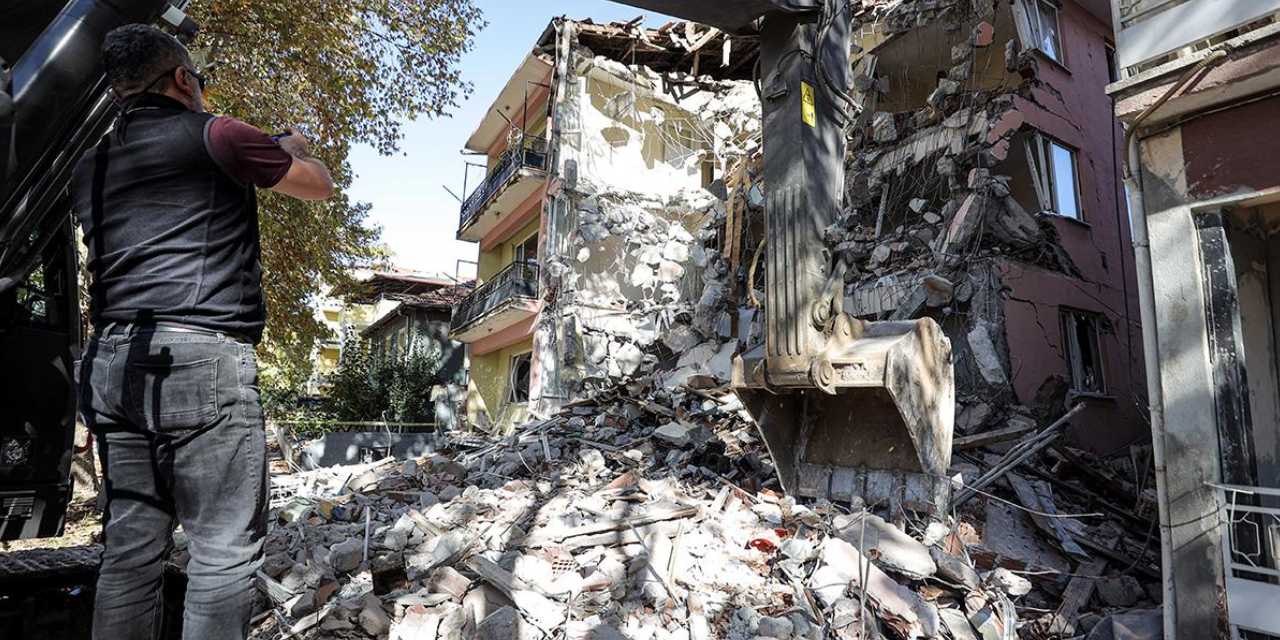 erken uyari sistemi sonuc verdi sindirgi depremini kandilli onceden bildi T27zhMh4.jpg