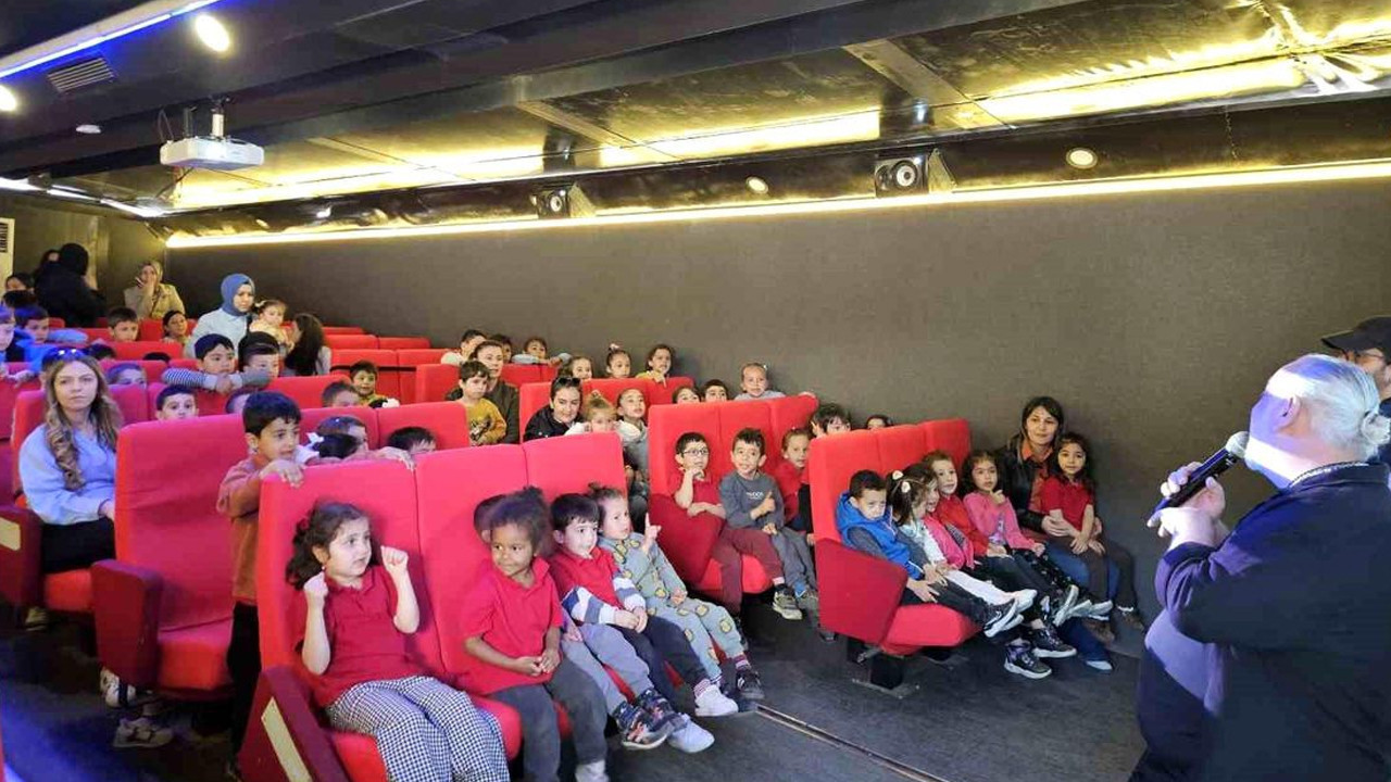 300 Öğrenci Sinema Tırında Eğlenceli Anlar Yaşadı