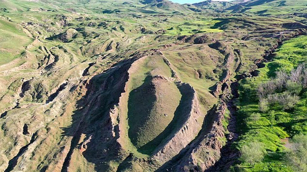 yer-altindaki-gizemli-olusumlar-nuhun-gemisini-mi-isaret-ediyor-MLGWtLNG