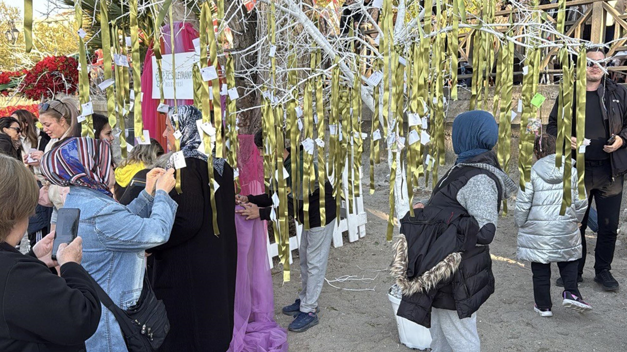Hıdırellez Coşkusu: Hayaller Denize ve Ağaçlara Astılar