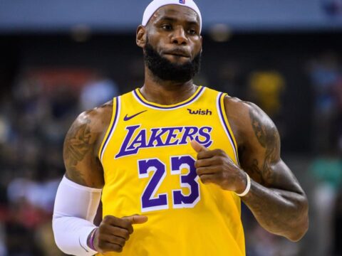 Lebron james imzayi atti milli oyuncumuzla takim arkdasi oldu bZNDXdcE