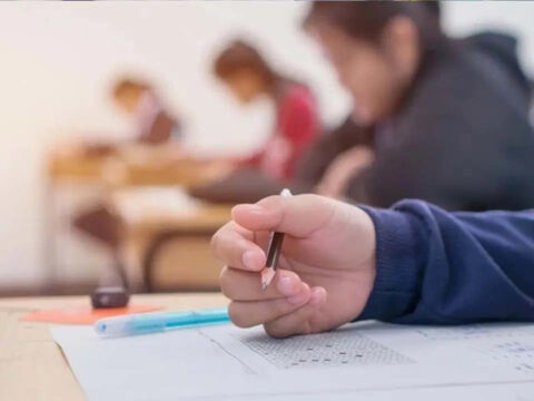 Ogrencilerin isyani mecliste karsilik buldu k4Om9f1t